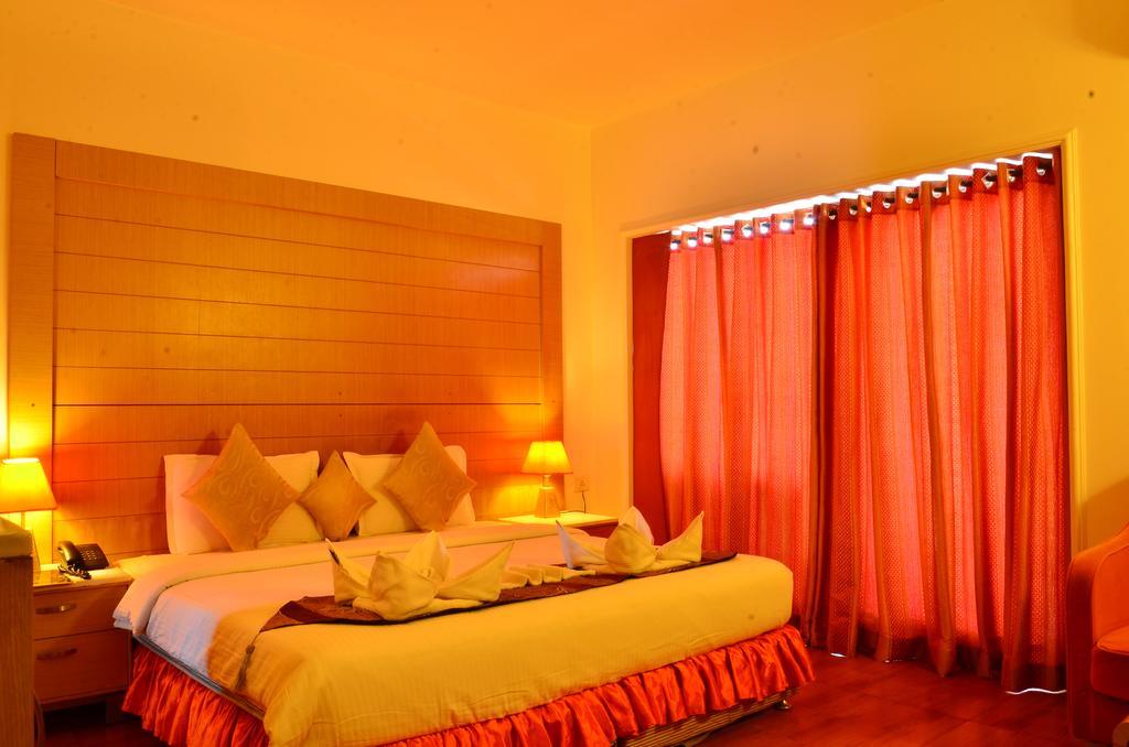Hotel Windsor Bay Калангуте Екстериор снимка