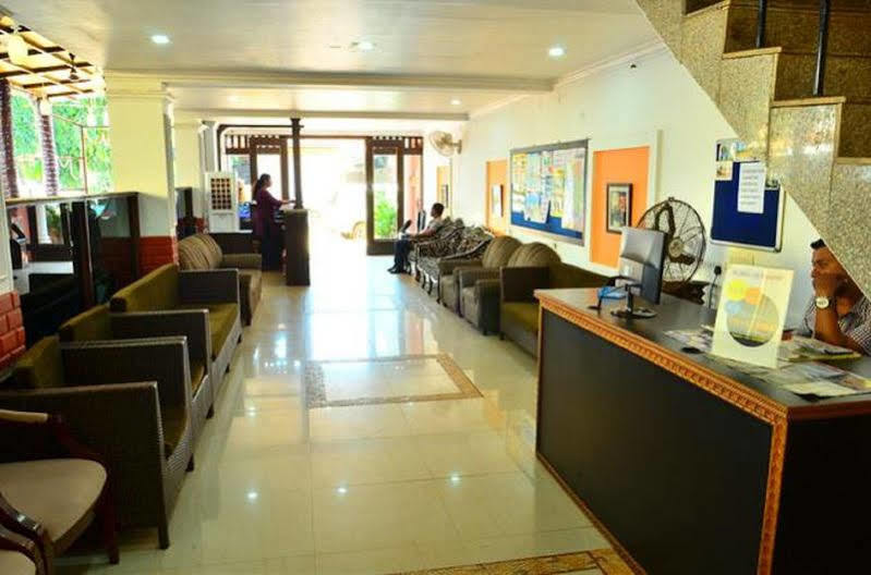 Hotel Windsor Bay Калангуте Екстериор снимка